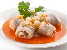 POMIDOROWE MENU CIRIO sledzie w pomidorach