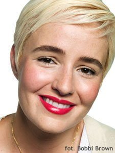 jak używać konturówki do ust?