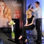 Giles-Robinson—fryzjer-stylista-marki-John-Frieda.jpg