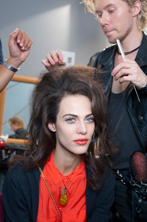 tapirowanie włosów, Moschino