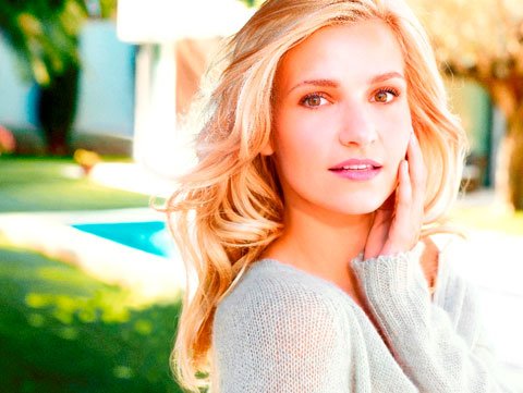 Joanna Koroniewska Avon Truly Radiant