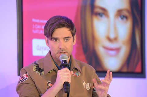 Marcin Tyszka, Acuvue