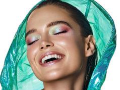 AA Wings of Color Galaxy Glow makijaż AA