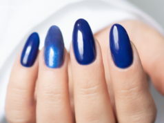 Elegancja w głębokim odcieniu: szafirowy lakier hybrydowy idealnym wyborem na karnawał