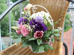 Kwiaty na urodziny przez internet – jak wybrać idealny bukiet na prezent?