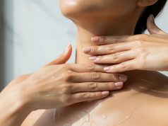 Jak dbać o skórę szyi i dekoltu, by dłużej zachowała młody wygląd?