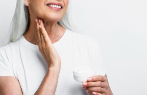 Pielęgnacja, która wyprzedza czas – kremy przeciwzmarszczkowe dla każdego typu cery